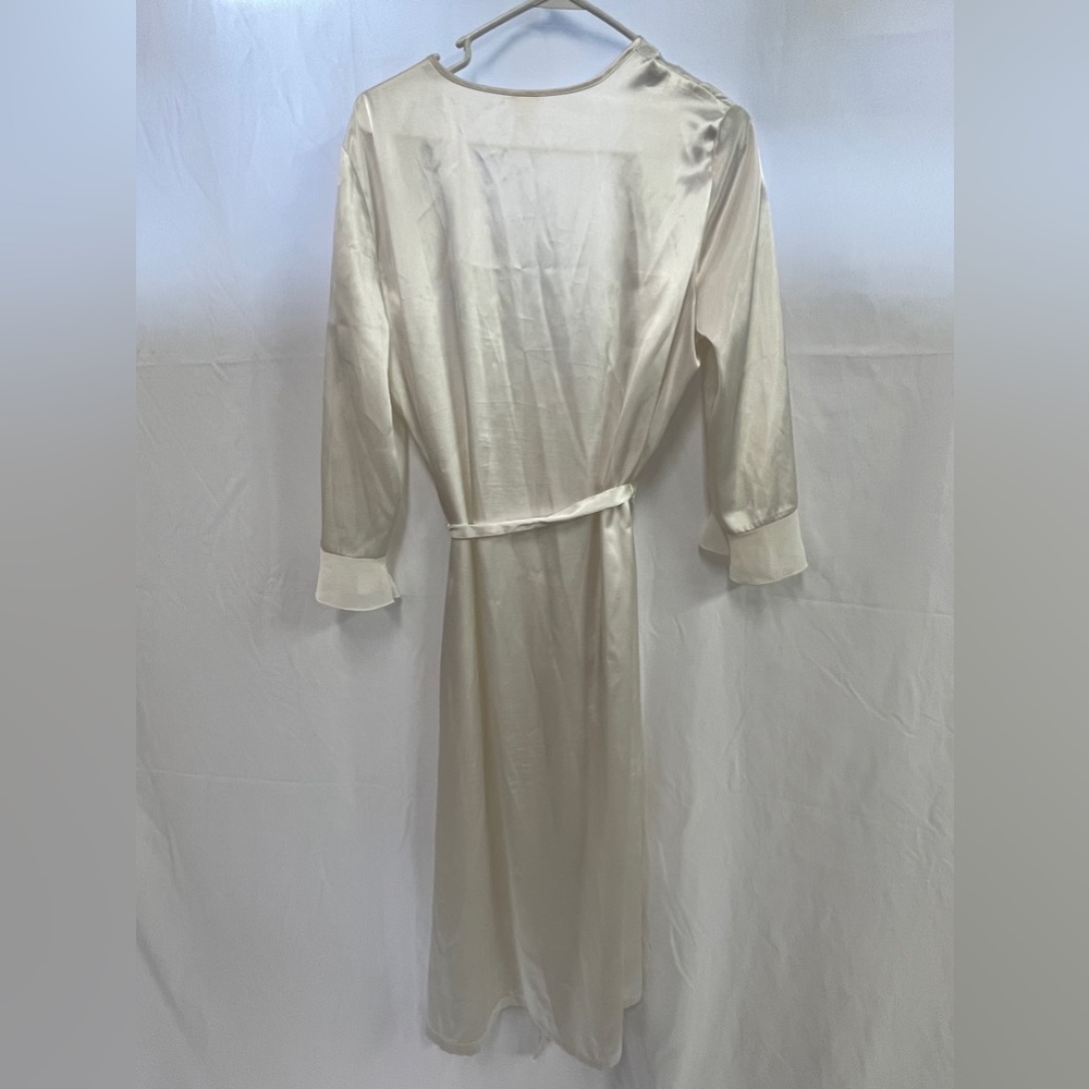 Enchanting! Satin Robe - Picture 4 of 5